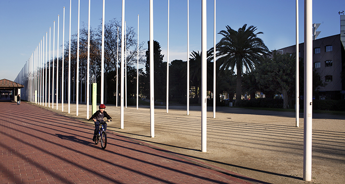 Foto: P. de Grenet Niño subido a una bicicleta